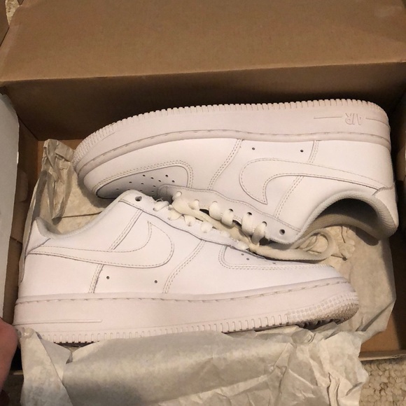 all white air force 1 gs